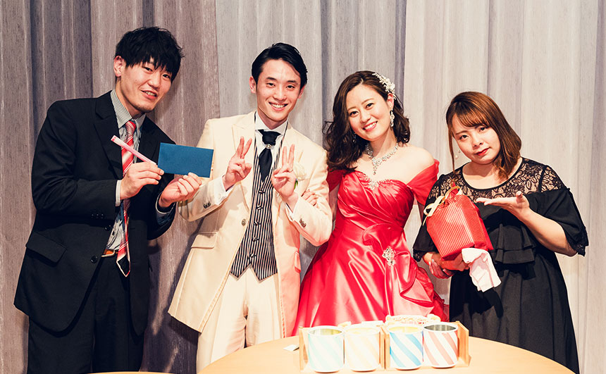 結婚式のドレス色当てクイズ演出写真